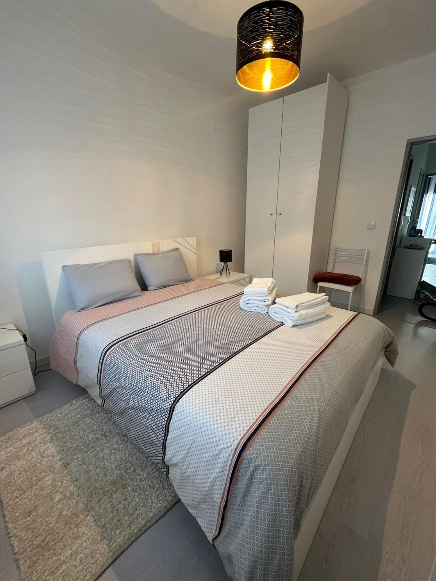 Palomar Apartment *
